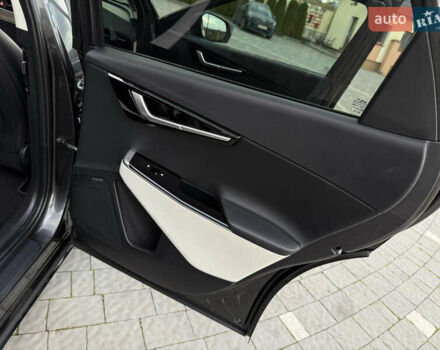 Черный Киа EV6, объемом двигателя 0 л и пробегом 54 тыс. км за 23999 $, фото 45 на Automoto.ua