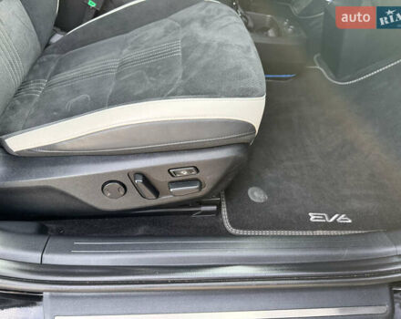 Черный Киа EV6, объемом двигателя 0 л и пробегом 80 тыс. км за 29500 $, фото 20 на Automoto.ua