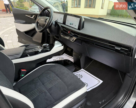 Черный Киа EV6, объемом двигателя 0 л и пробегом 54 тыс. км за 23999 $, фото 51 на Automoto.ua