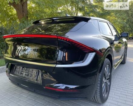 Черный Киа EV6, объемом двигателя 0 л и пробегом 16 тыс. км за 39999 $, фото 10 на Automoto.ua