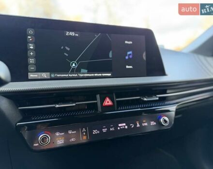 Черный Киа EV6, объемом двигателя 0 л и пробегом 94 тыс. км за 26300 $, фото 79 на Automoto.ua