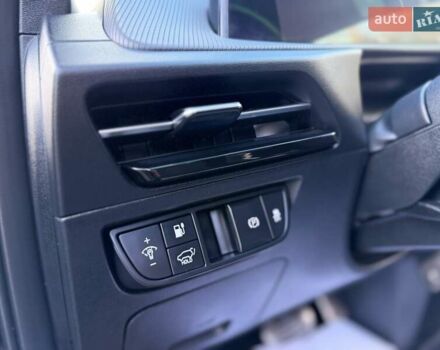 Черный Киа EV6, объемом двигателя 0 л и пробегом 83 тыс. км за 27200 $, фото 61 на Automoto.ua