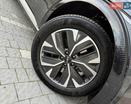 Черный Киа EV6, объемом двигателя 0 л и пробегом 54 тыс. км за 23999 $, фото 5 на Automoto.ua