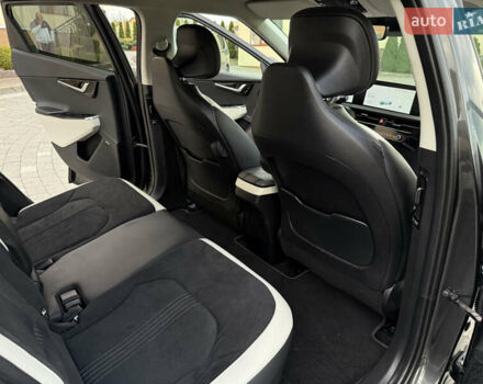 Черный Киа EV6, объемом двигателя 0 л и пробегом 54 тыс. км за 23999 $, фото 46 на Automoto.ua