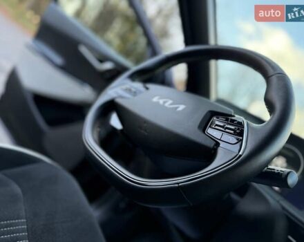 Черный Киа EV6, объемом двигателя 0 л и пробегом 94 тыс. км за 26300 $, фото 48 на Automoto.ua