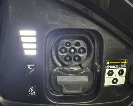 Черный Киа EV6, объемом двигателя 0 л и пробегом 80 тыс. км за 29500 $, фото 6 на Automoto.ua