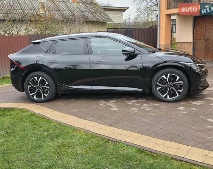 Черный Киа EV6, объемом двигателя 0 л и пробегом 49 тыс. км за 28900 $, фото 6 на Automoto.ua