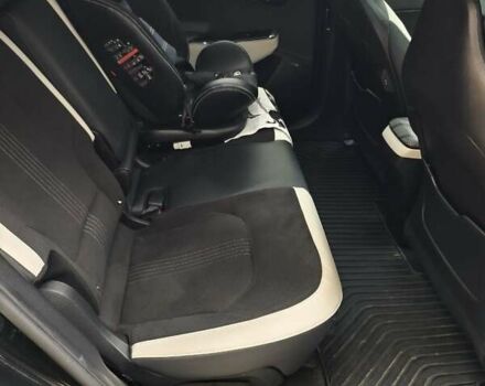 Черный Киа EV6, объемом двигателя 0 л и пробегом 47 тыс. км за 25800 $, фото 8 на Automoto.ua