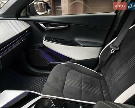 Черный Киа EV6, объемом двигателя 0 л и пробегом 47 тыс. км за 25800 $, фото 6 на Automoto.ua