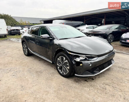 Черный Киа EV6, объемом двигателя 0 л и пробегом 123 тыс. км за 18900 $, фото 3 на Automoto.ua