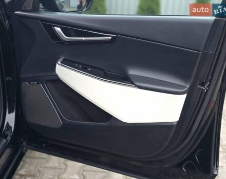 Черный Киа EV6, объемом двигателя 0 л и пробегом 55 тыс. км за 25500 $, фото 52 на Automoto.ua
