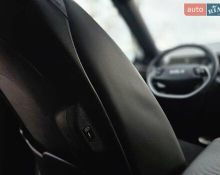 Черный Киа EV6, объемом двигателя 0 л и пробегом 55 тыс. км за 25500 $, фото 94 на Automoto.ua