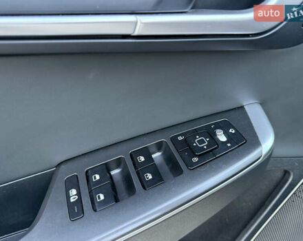 Черный Киа EV6, объемом двигателя 0 л и пробегом 129 тыс. км за 25555 $, фото 35 на Automoto.ua