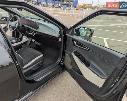 Чорний Кіа EV6, об'ємом двигуна 0 л та пробігом 92 тис. км за 28500 $, фото 6 на Automoto.ua