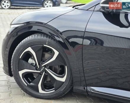 Черный Киа EV6, объемом двигателя 0 л и пробегом 55 тыс. км за 25500 $, фото 25 на Automoto.ua
