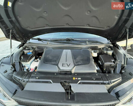 Черный Киа EV6, объемом двигателя 0 л и пробегом 129 тыс. км за 24999 $, фото 35 на Automoto.ua