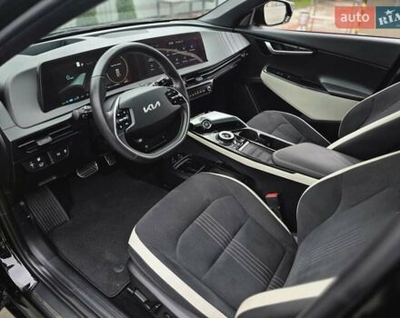 Черный Киа EV6, объемом двигателя 0 л и пробегом 55 тыс. км за 25500 $, фото 70 на Automoto.ua