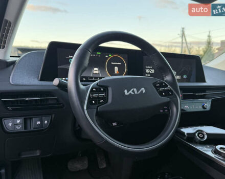 Черный Киа EV6, объемом двигателя 0 л и пробегом 129 тыс. км за 24999 $, фото 55 на Automoto.ua