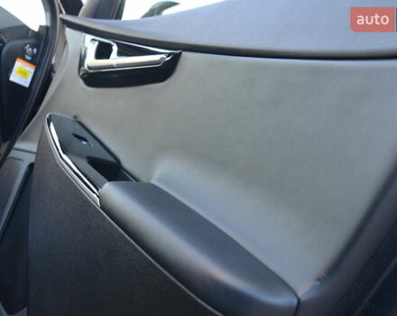 Черный Киа EV6, объемом двигателя 0 л и пробегом 79 тыс. км за 25450 $, фото 56 на Automoto.ua