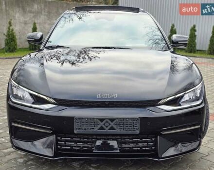 Черный Киа EV6, объемом двигателя 0 л и пробегом 55 тыс. км за 25500 $, фото 4 на Automoto.ua