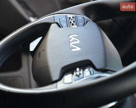 Черный Киа EV6, объемом двигателя 0 л и пробегом 79 тыс. км за 25450 $, фото 65 на Automoto.ua