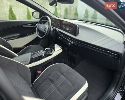 Черный Киа EV6, объемом двигателя 0 л и пробегом 55 тыс. км за 25500 $, фото 59 на Automoto.ua