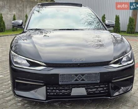 Черный Киа EV6, объемом двигателя 0 л и пробегом 55 тыс. км за 25500 $, фото 3 на Automoto.ua