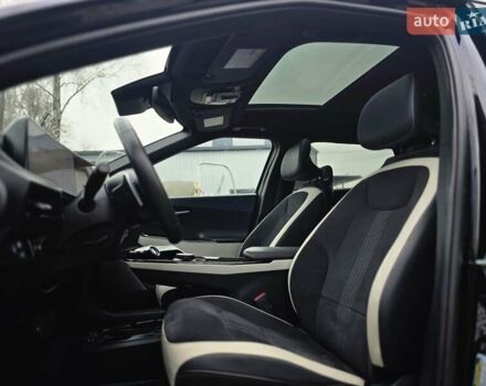 Черный Киа EV6, объемом двигателя 0 л и пробегом 55 тыс. км за 25500 $, фото 69 на Automoto.ua