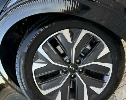 Черный Киа EV6, объемом двигателя 0 л и пробегом 59 тыс. км за 25799 $, фото 4 на Automoto.ua