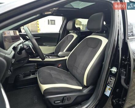 Черный Киа EV6, объемом двигателя 0 л и пробегом 55 тыс. км за 25500 $, фото 68 на Automoto.ua