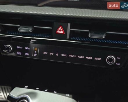 Черный Киа EV6, объемом двигателя 0 л и пробегом 55 тыс. км за 25500 $, фото 81 на Automoto.ua