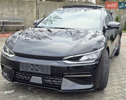 Черный Киа EV6, объемом двигателя 0 л и пробегом 55 тыс. км за 25500 $, фото 5 на Automoto.ua