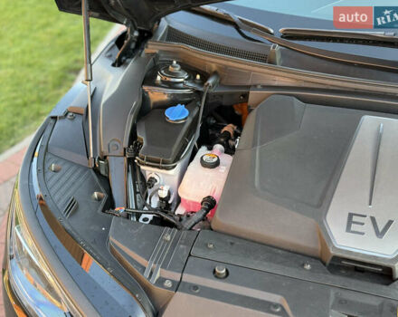 Черный Киа EV6, объемом двигателя 0 л и пробегом 80 тыс. км за 22900 $, фото 109 на Automoto.ua