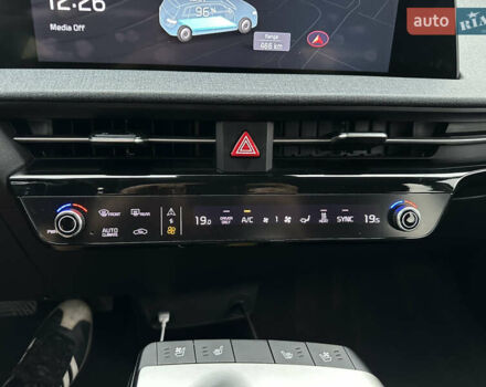 Черный Киа EV6, объемом двигателя 0 л и пробегом 49 тыс. км за 25000 $, фото 18 на Automoto.ua