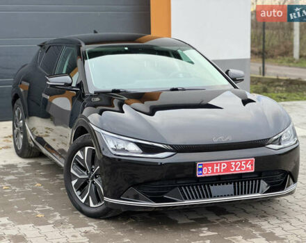 Черный Киа EV6, объемом двигателя 0 л и пробегом 77 тыс. км за 26000 $, фото 3 на Automoto.ua