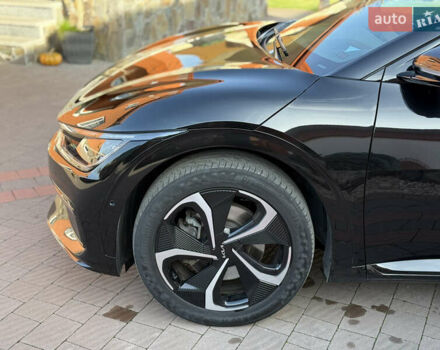 Черный Киа EV6, объемом двигателя 0 л и пробегом 80 тыс. км за 22900 $, фото 13 на Automoto.ua