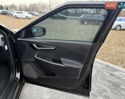 Чорний Кіа EV6, об'ємом двигуна 0 л та пробігом 7 тис. км за 26999 $, фото 33 на Automoto.ua