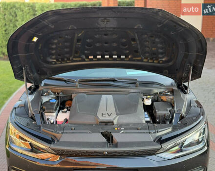 Черный Киа EV6, объемом двигателя 0 л и пробегом 80 тыс. км за 22900 $, фото 108 на Automoto.ua