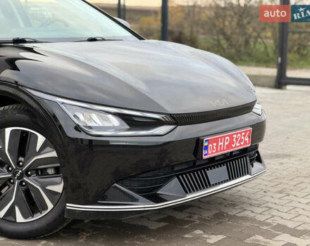 Черный Киа EV6, объемом двигателя 0 л и пробегом 77 тыс. км за 26000 $, фото 6 на Automoto.ua