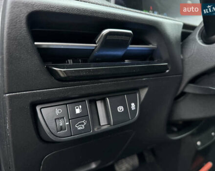 Черный Киа EV6, объемом двигателя 0 л и пробегом 77 тыс. км за 26000 $, фото 21 на Automoto.ua