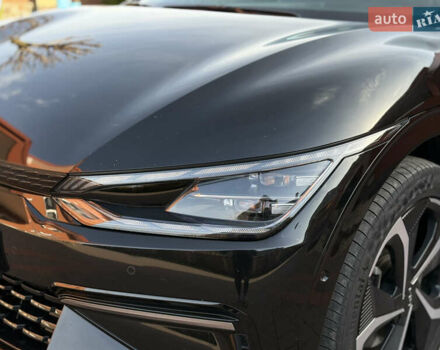 Черный Киа EV6, объемом двигателя 0 л и пробегом 80 тыс. км за 22900 $, фото 2 на Automoto.ua
