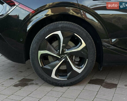 Черный Киа EV6, объемом двигателя 0 л и пробегом 80 тыс. км за 22900 $, фото 26 на Automoto.ua