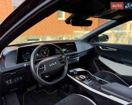 Черный Киа EV6, объемом двигателя 0 л и пробегом 80 тыс. км за 22900 $, фото 38 на Automoto.ua