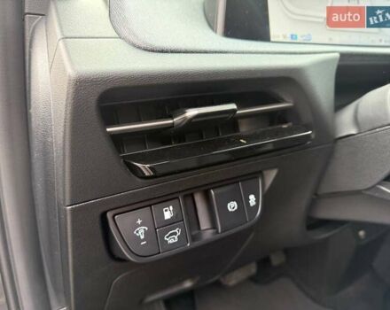 Чорний Кіа EV6, об'ємом двигуна 0 л та пробігом 7 тис. км за 26999 $, фото 16 на Automoto.ua