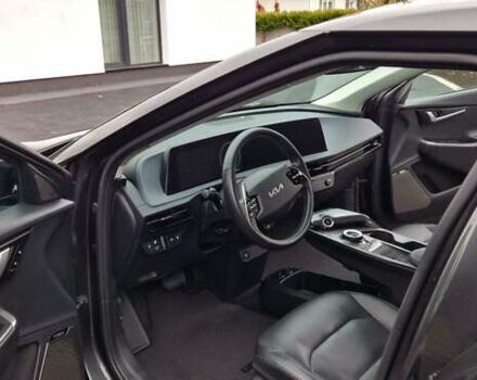 Черный Киа EV6, объемом двигателя 0 л и пробегом 76 тыс. км за 23900 $, фото 6 на Automoto.ua