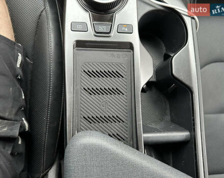 Черный Киа EV6, объемом двигателя 0 л и пробегом 49 тыс. км за 25000 $, фото 19 на Automoto.ua