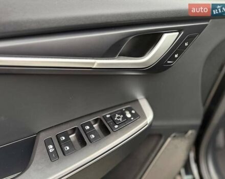 Чорний Кіа EV6, об'ємом двигуна 0 л та пробігом 7 тис. км за 26999 $, фото 12 на Automoto.ua