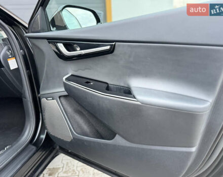 Черный Киа EV6, объемом двигателя 0 л и пробегом 77 тыс. км за 26000 $, фото 26 на Automoto.ua