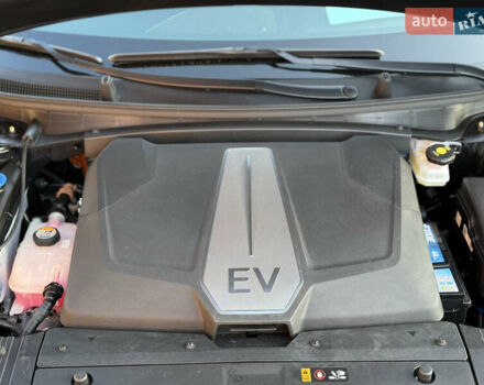 Черный Киа EV6, объемом двигателя 0 л и пробегом 80 тыс. км за 22900 $, фото 112 на Automoto.ua