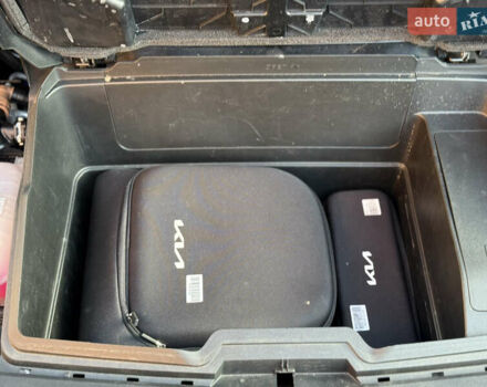 Черный Киа EV6, объемом двигателя 0 л и пробегом 80 тыс. км за 22900 $, фото 113 на Automoto.ua